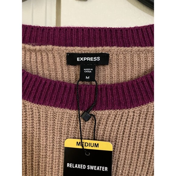 NWT Express Women's Crewneck Size M Long Sleeved Relaxed Fit Sweater - Picture 8 of 9